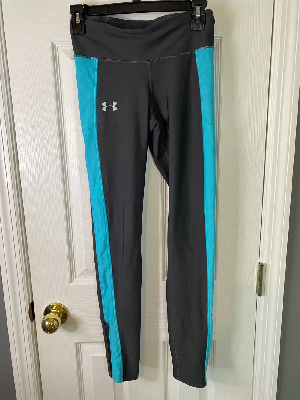 Under Amour Women’s Comression Heat Gear Pants Size Small.